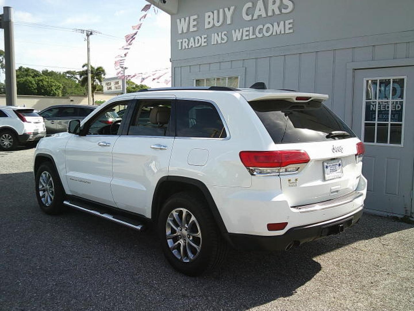 2014 WHITE /Beige Jeep Grand Cherokee Limited 2WD (1C4RJEBG5EC) with an 3.6L V6 DOHC 24V engine, 5-Speed Automatic transmission, located at 4000 Bee Ridge Road, Sarasota, FL, 34233, (941) 926-0300, 27.298664, -82.489151- Photo#7