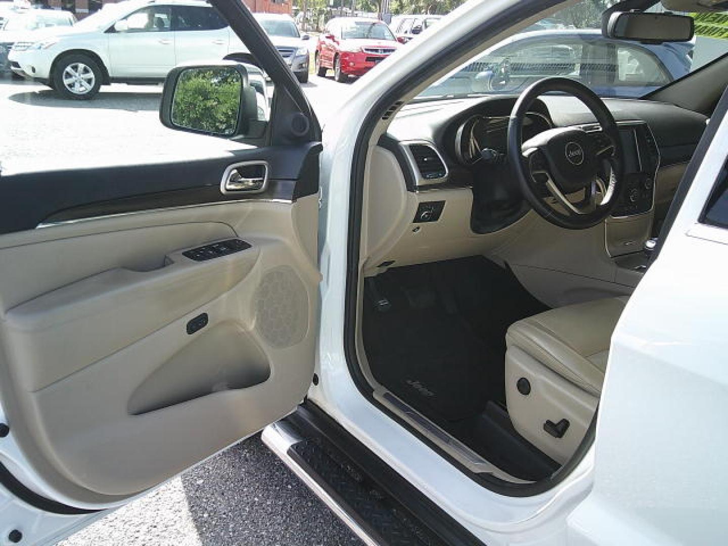 2014 WHITE /Beige Jeep Grand Cherokee Limited 2WD (1C4RJEBG5EC) with an 3.6L V6 DOHC 24V engine, 5-Speed Automatic transmission, located at 4000 Bee Ridge Road, Sarasota, FL, 34233, (941) 926-0300, 27.298664, -82.489151- Photo#10