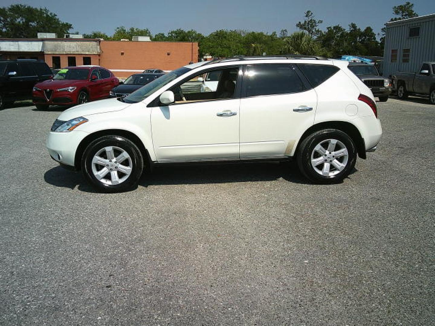 2007 WHITE /Beige Nissan Murano S 2WD (JN8AZ08T87W) with an 3.5L V6 DOHC 24V engine, Automatic CVT Overdrive transmission, located at 4000 Bee Ridge Road, Sarasota, FL, 34233, (941) 926-0300, 27.298664, -82.489151- Photo#2