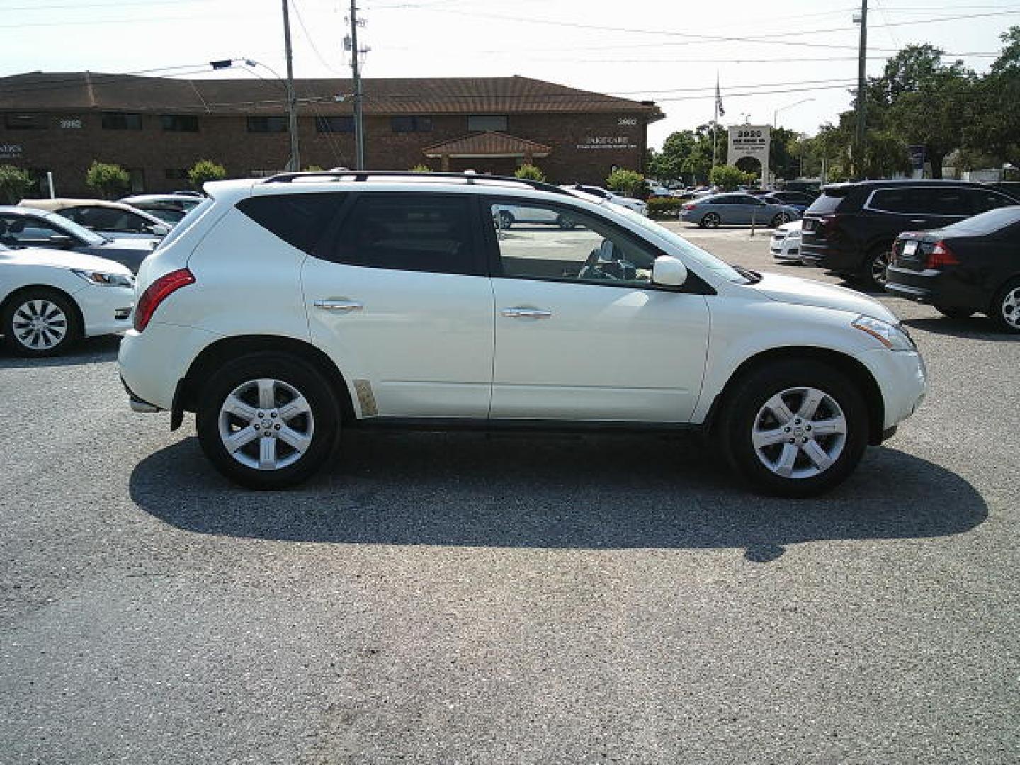 2007 WHITE /Beige Nissan Murano S 2WD (JN8AZ08T87W) with an 3.5L V6 DOHC 24V engine, Automatic CVT Overdrive transmission, located at 4000 Bee Ridge Road, Sarasota, FL, 34233, (941) 926-0300, 27.298664, -82.489151- Photo#6