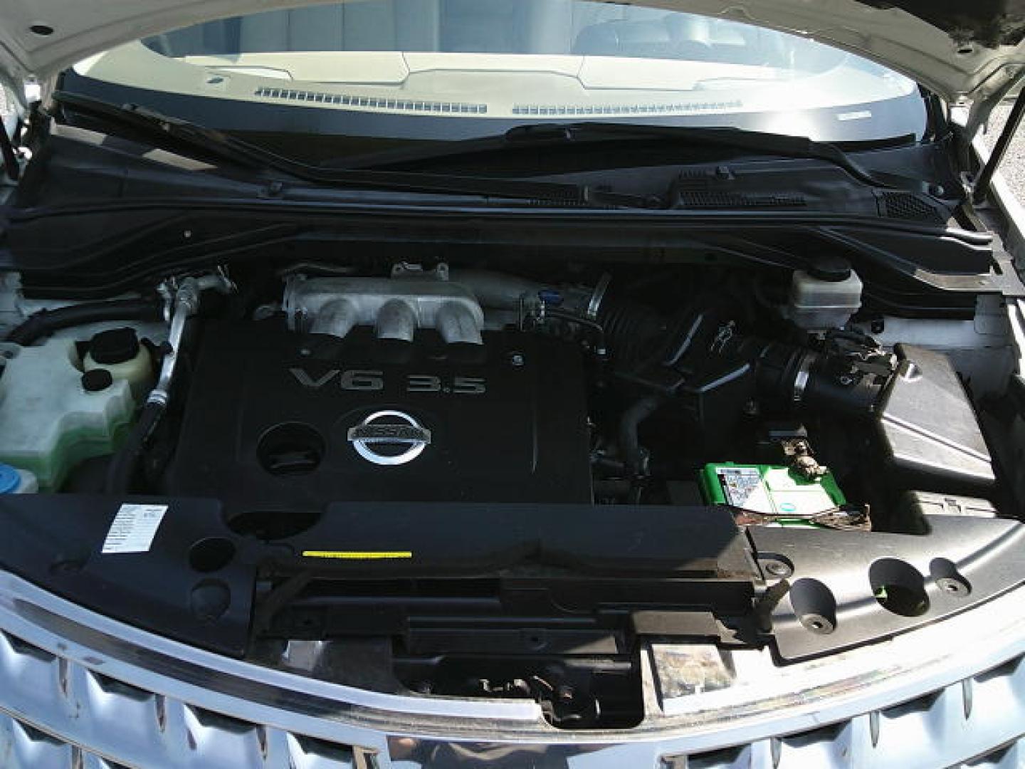 2007 WHITE /Beige Nissan Murano S 2WD (JN8AZ08T87W) with an 3.5L V6 DOHC 24V engine, Automatic CVT Overdrive transmission, located at 4000 Bee Ridge Road, Sarasota, FL, 34233, (941) 926-0300, 27.298664, -82.489151- Photo#8