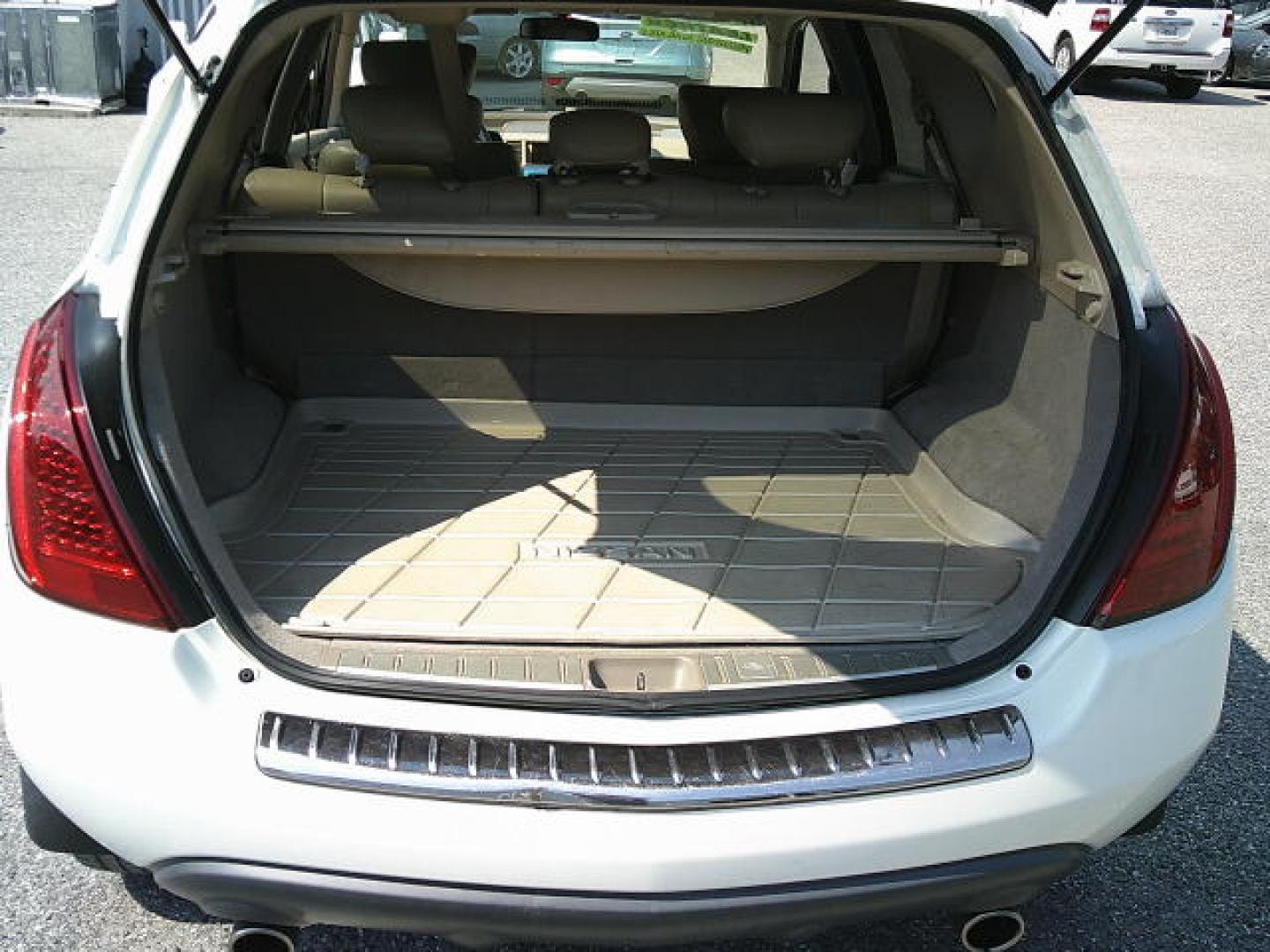 2007 WHITE /Beige Nissan Murano S 2WD (JN8AZ08T87W) with an 3.5L V6 DOHC 24V engine, Automatic CVT Overdrive transmission, located at 4000 Bee Ridge Road, Sarasota, FL, 34233, (941) 926-0300, 27.298664, -82.489151- Photo#10