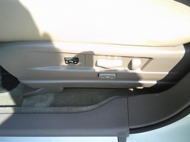 2007 WHITE /Beige Nissan Murano S 2WD (JN8AZ08T87W) with an 3.5L V6 DOHC 24V engine, Automatic CVT Overdrive transmission, located at 4000 Bee Ridge Road, Sarasota, FL, 34233, (941) 926-0300, 27.298664, -82.489151 - Photo#14