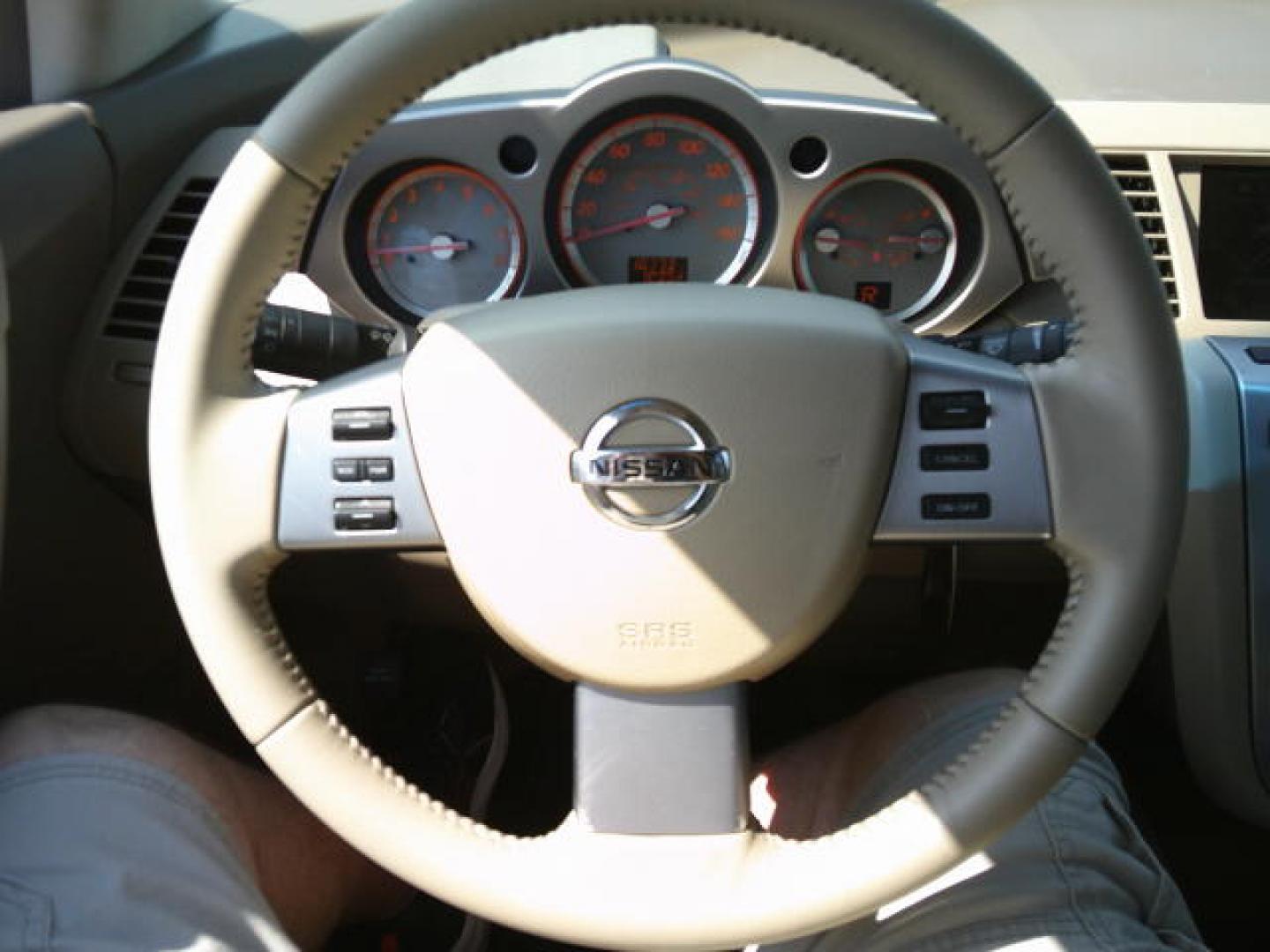 2007 WHITE /Beige Nissan Murano S 2WD (JN8AZ08T87W) with an 3.5L V6 DOHC 24V engine, Automatic CVT Overdrive transmission, located at 4000 Bee Ridge Road, Sarasota, FL, 34233, (941) 926-0300, 27.298664, -82.489151- Photo#23