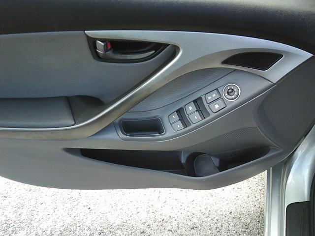 2012 Silver /Gray Hyundai Elantra Limited (5NPDH4AE1CH) with an 1.8L L4 DOHC 16V engine, 6-Speed Automatic transmission, located at 4000 Bee Ridge Road, Sarasota, FL, 34233, (941) 926-0300, 27.298664, -82.489151 - Photo#16