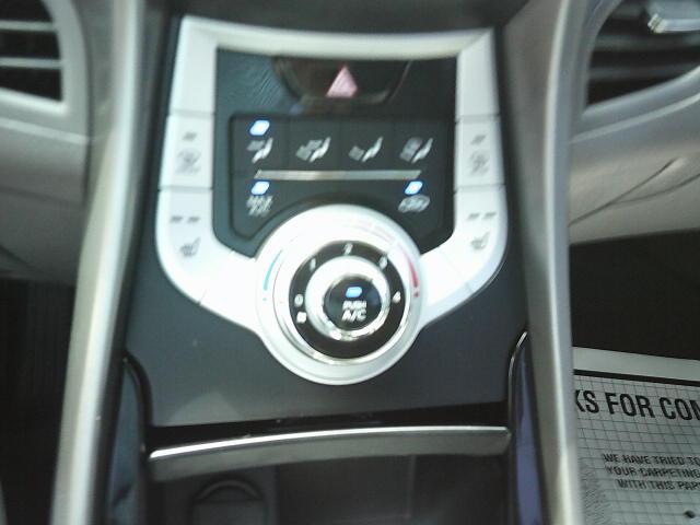 2012 Silver /Gray Hyundai Elantra Limited (5NPDH4AE1CH) with an 1.8L L4 DOHC 16V engine, 6-Speed Automatic transmission, located at 4000 Bee Ridge Road, Sarasota, FL, 34233, (941) 926-0300, 27.298664, -82.489151 - Photo#24