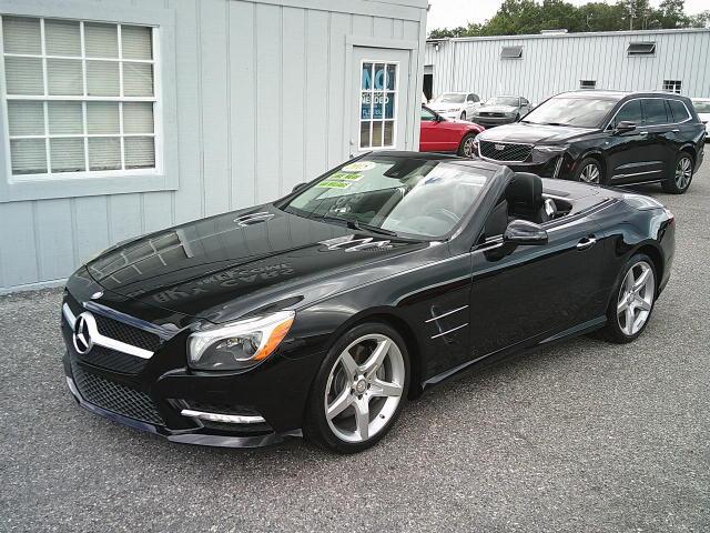 2015 Black /Black Mercedes-Benz SL-Class SL400 (WDDJK6FA0FF) with an 3.0L V6 DOHC 24V engine, 7-Speed Automatic transmission, located at 4000 Bee Ridge Road, Sarasota, FL, 34233, (941) 926-0300, 27.298664, -82.489151 - Photo#2