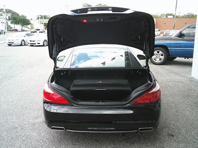 2015 Black /Black Mercedes-Benz SL-Class SL400 (WDDJK6FA0FF) with an 3.0L V6 DOHC 24V engine, 7-Speed Automatic transmission, located at 4000 Bee Ridge Road, Sarasota, FL, 34233, (941) 926-0300, 27.298664, -82.489151 - Photo#10
