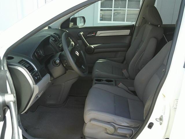 2011 WHITE /Black Honda CR-V LX 2WD 5-Speed AT (3CZRE3H37BG) with an 2.4L L4 DOHC 16V engine, 5-Speed Automatic transmission, located at 4000 Bee Ridge Road, Sarasota, FL, 34233, (941) 926-0300, 27.298664, -82.489151 - Photo#8