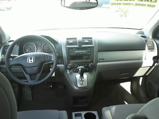 2011 WHITE /Black Honda CR-V LX 2WD 5-Speed AT (3CZRE3H37BG) with an 2.4L L4 DOHC 16V engine, 5-Speed Automatic transmission, located at 4000 Bee Ridge Road, Sarasota, FL, 34233, (941) 926-0300, 27.298664, -82.489151 - Photo#10