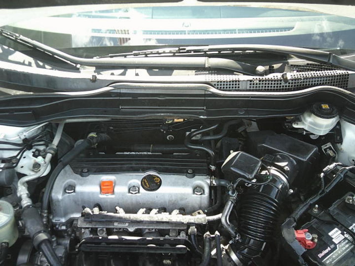 2011 WHITE /Black Honda CR-V LX 2WD 5-Speed AT (3CZRE3H37BG) with an 2.4L L4 DOHC 16V engine, 5-Speed Automatic transmission, located at 4000 Bee Ridge Road, Sarasota, FL, 34233, (941) 926-0300, 27.298664, -82.489151- Photo#15