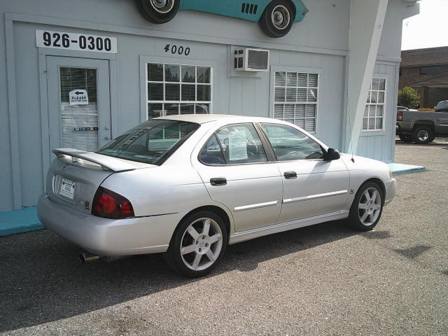 2004 Gray /Gray Nissan Sentra 2.5 S (3N1AB51A14L) with an 2.5L L4 DOHC 16V engine, Manual transmission, located at 4000 Bee Ridge Road, Sarasota, FL, 34233, (941) 926-0300, 27.298664, -82.489151 - Photo#2