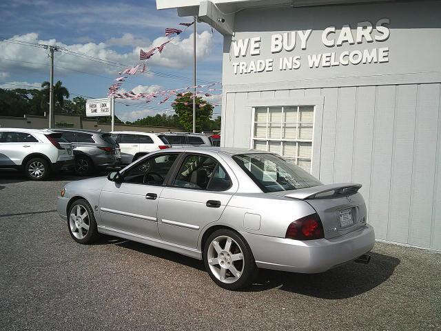 2004 Gray /Gray Nissan Sentra 2.5 S (3N1AB51A14L) with an 2.5L L4 DOHC 16V engine, Manual transmission, located at 4000 Bee Ridge Road, Sarasota, FL, 34233, (941) 926-0300, 27.298664, -82.489151 - Photo#4