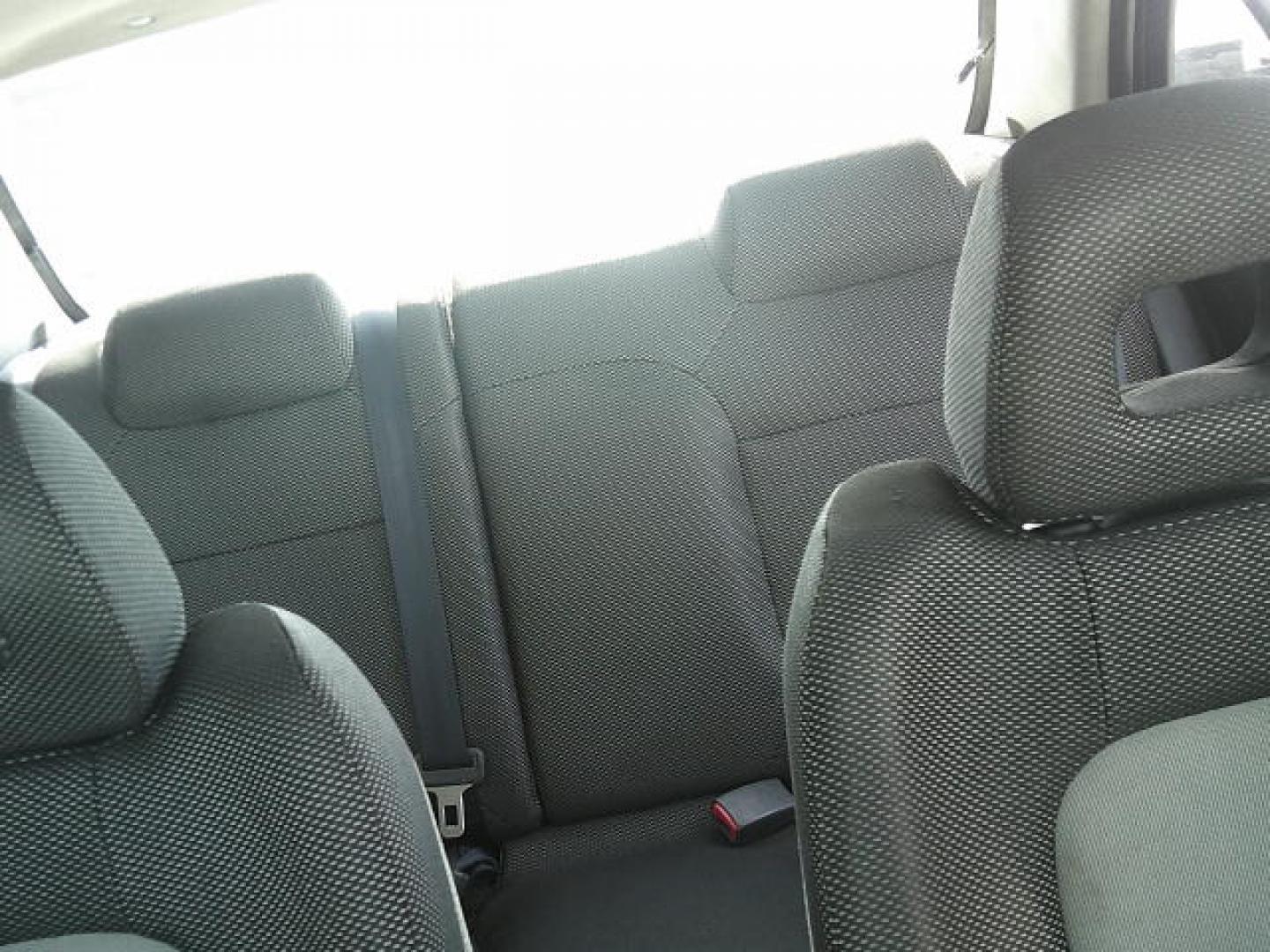 2004 Gray /Gray Nissan Sentra 2.5 S (3N1AB51A14L) with an 2.5L L4 DOHC 16V engine, Manual transmission, located at 4000 Bee Ridge Road, Sarasota, FL, 34233, (941) 926-0300, 27.298664, -82.489151 - Photo#13