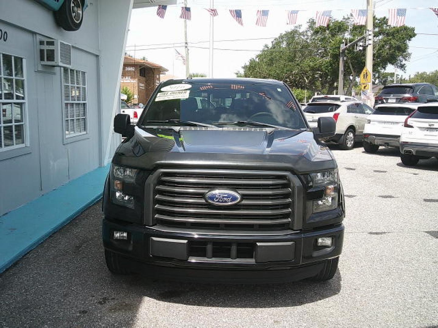2016 Black /Black Ford F-150 King-Ranch SuperCrew 5.5-ft. 2WD (1FTEW1CP9GF) with an 2.7L V6 DOHC 24V engine, 6A transmission, located at 4000 Bee Ridge Road, Sarasota, FL, 34233, (941) 926-0300, 27.298664, -82.489151 - Photo#4
