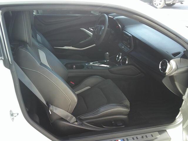 2018 WHITE /Black Chevrolet Camaro 2SS Coupe (1G1FG1R72J0) with an 6.2L V8 OHV 16V engine, 6M transmission, located at 4000 Bee Ridge Road, Sarasota, FL, 34233, (941) 926-0300, 27.298664, -82.489151 - HIGHLY OPTIONED! 1/880 2SS COUPES WITH THE HIGHLY SOUGHT AFTER 1LE TRACK PACKAGE NPP DUAL-MODE EXHAUST FACTORY 4-PISTON BREMBO BRAKES FACTORY RECARO SUEDE SEATS FACTORY SUEDE STEERING WHEEL W/ FLAT BOTTOM FACTORY SUEDE GEAR SELECTOR - Photo#10