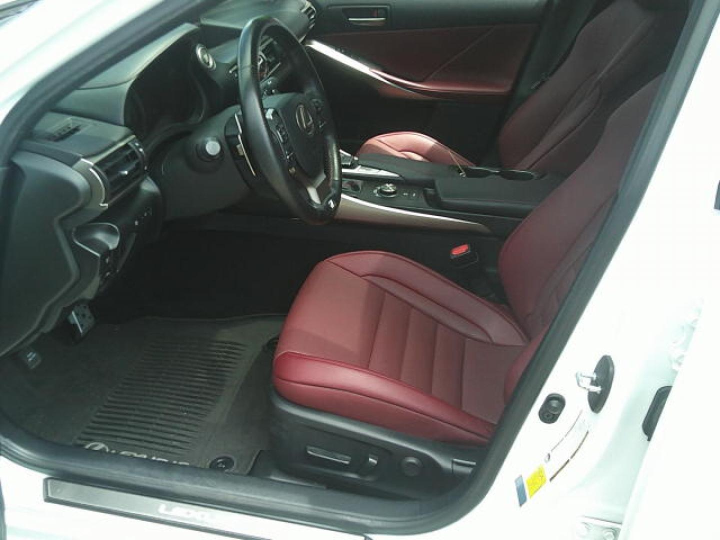 2020 WHITE /Red Lexus IS 350 F SPORT F SPORT 350 RWD (JTHGZ1B21L5) with an 3.5L V6 24V DOHC engine, 8A transmission, located at 4000 Bee Ridge Road, Sarasota, FL, 34233, (941) 926-0300, 27.298664, -82.489151 - Photo#10