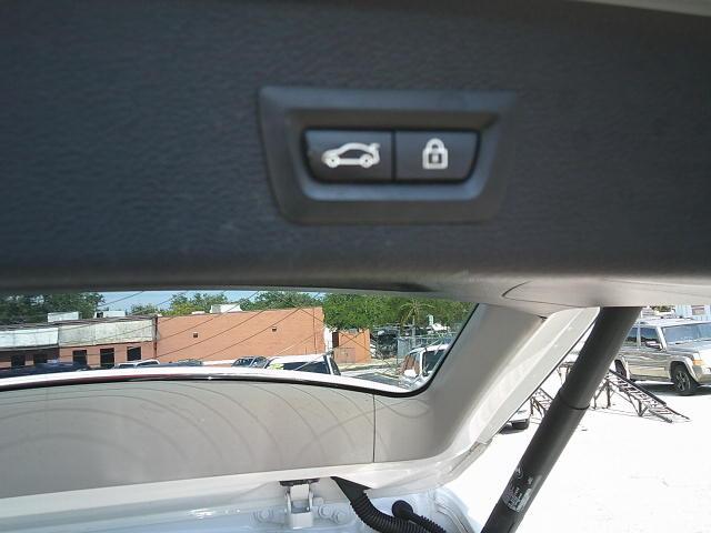 2016 WHITE /Camel BMW X3 xDrive28d (5UXWY3C50G0) with an 2.0L L4 DOHC 16V DIESEL engine, 8-Speed Automatic transmission, located at 4000 Bee Ridge Road, Sarasota, FL, 34233, (941) 926-0300, 27.298664, -82.489151 - Photo#13