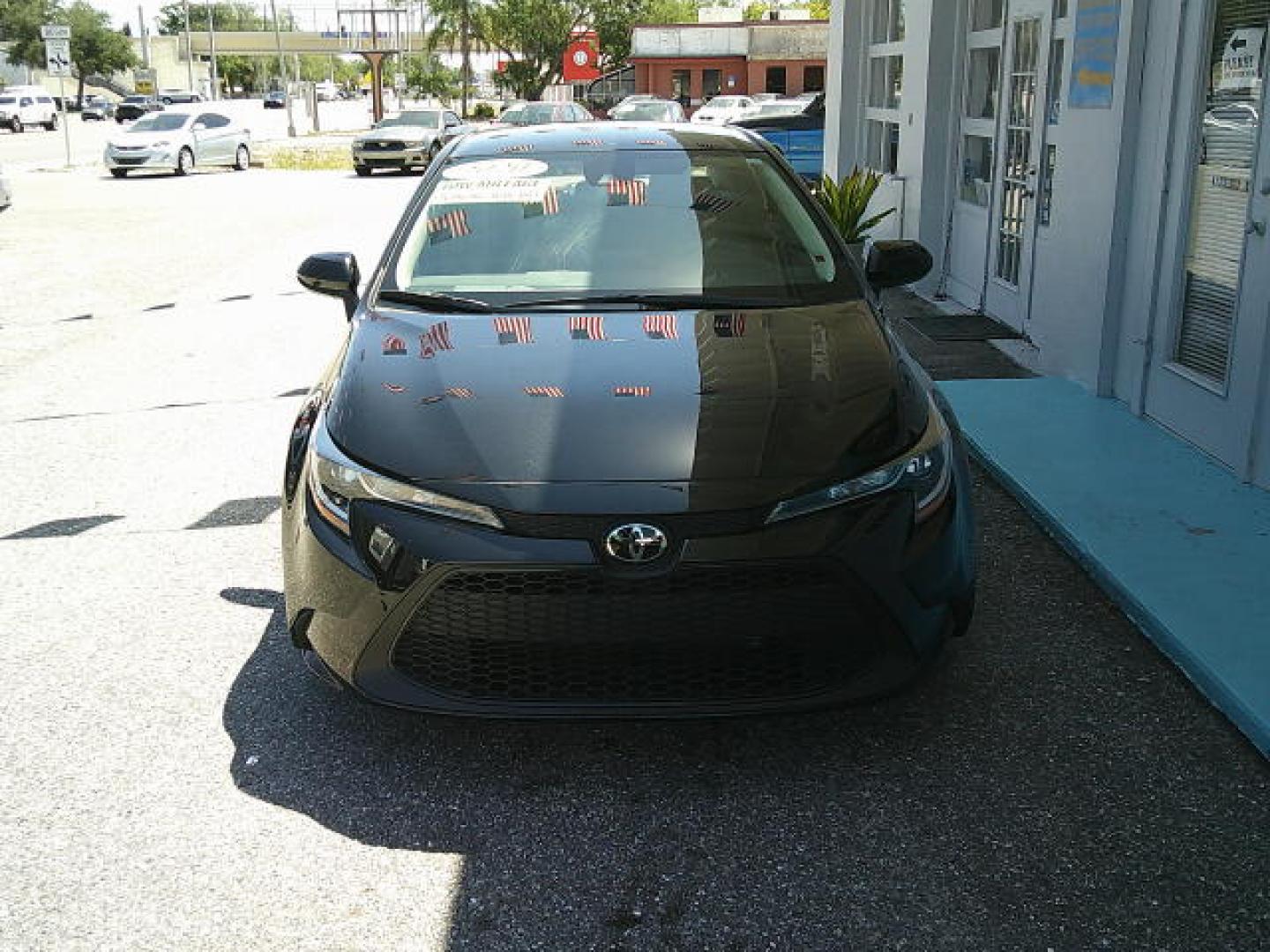 2020 Black /Black Toyota Corolla LE (5YFEPRAE3LP) with an 1.8L L4 DOHC 16V engine, CVT transmission, located at 4000 Bee Ridge Road, Sarasota, FL, 34233, (941) 926-0300, 27.298664, -82.489151 - Photo#5