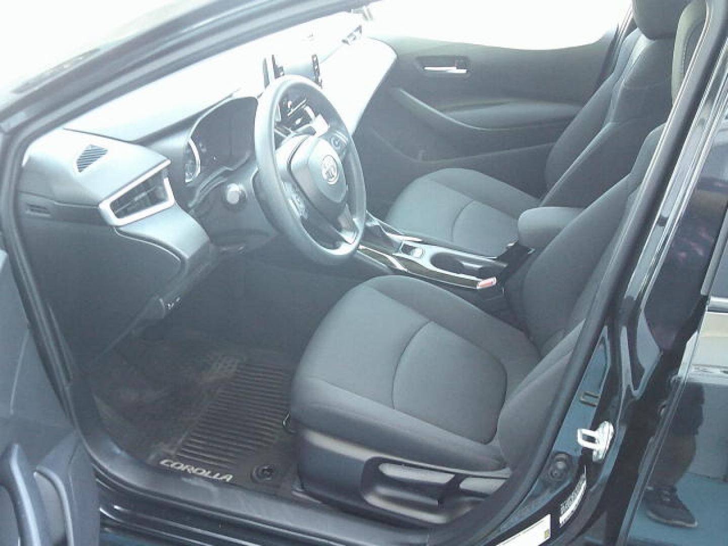 2020 Black /Black Toyota Corolla LE (5YFEPRAE3LP) with an 1.8L L4 DOHC 16V engine, CVT transmission, located at 4000 Bee Ridge Road, Sarasota, FL, 34233, (941) 926-0300, 27.298664, -82.489151 - Photo#10