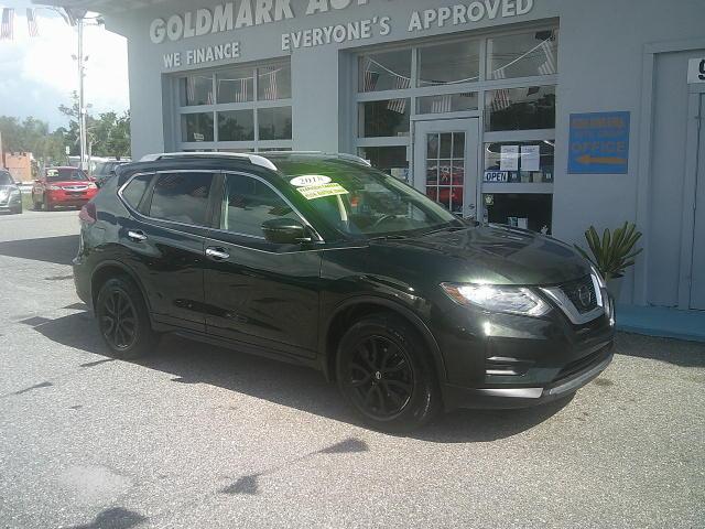 2018 Green /Black Nissan Rogue SV AWD (5N1AT2MV3JC) with an 2.5L L4 DOHC 16V engine, CVT transmission, located at 4000 Bee Ridge Road, Sarasota, FL, 34233, (941) 926-0300, 27.298664, -82.489151 - Photo#3