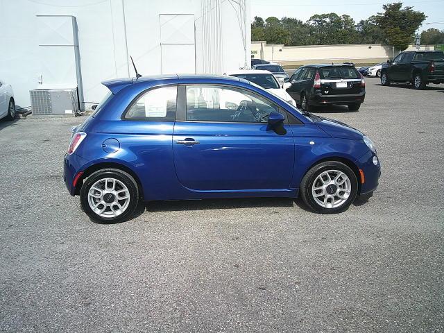 2013 Blue /Grey Fiat 500 Pop Hatchback (3C3CFFAR5DT) with an 1.4L L4 engine, Manual transmission, located at 4000 Bee Ridge Road, Sarasota, FL, 34233, (941) 926-0300, 27.298664, -82.489151 - Photo#6