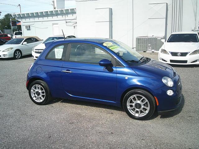 2013 Blue /Grey Fiat 500 Pop Hatchback (3C3CFFAR5DT) with an 1.4L L4 engine, Manual transmission, located at 4000 Bee Ridge Road, Sarasota, FL, 34233, (941) 926-0300, 27.298664, -82.489151 - Photo#7