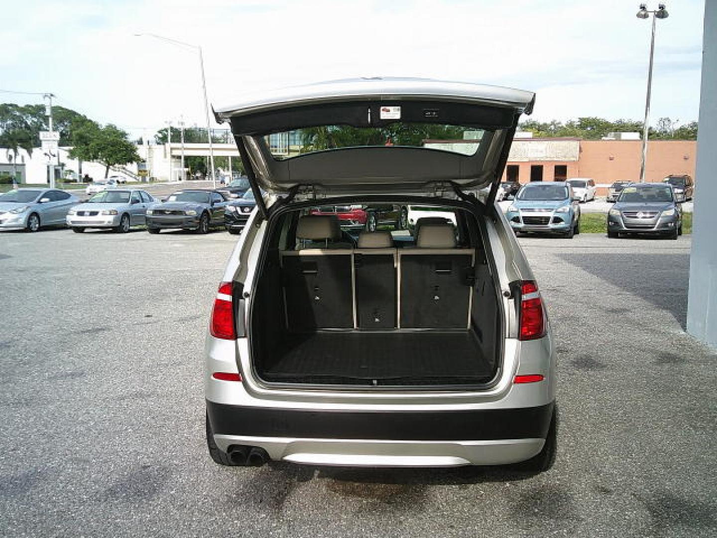 2013 Silver /Tan BMW X3 xDrive28i (5UXWX9C57DL) with an 3.0L L6 DOHC 24V engine, 8-Speed Automatic transmission, located at 4000 Bee Ridge Road, Sarasota, FL, 34233, (941) 926-0300, 27.298664, -82.489151- Photo#6
