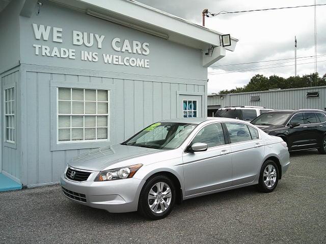 2008 Gold /Beige Honda Accord LX-P Sedan AT (1HGCP26448A) with an 2.4L L4 DOHC 16V engine, 5-Speed Automatic Overdrive transmission, located at 4000 Bee Ridge Road, Sarasota, FL, 34233, (941) 926-0300, 27.298664, -82.489151 - 33K ORIGINAL MILES! YOU WILL BE HARD PRESSED TO FIND A CLEANER, LOWER MILEAGE ACCORD IN THIS YEAR! - Photo#5