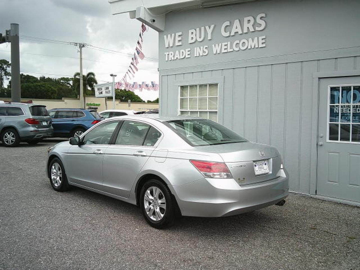 2008 Gold /Beige Honda Accord LX-P Sedan AT (1HGCP26448A) with an 2.4L L4 DOHC 16V engine, 5-Speed Automatic Overdrive transmission, located at 4000 Bee Ridge Road, Sarasota, FL, 34233, (941) 926-0300, 27.298664, -82.489151 - 33K ORIGINAL MILES! YOU WILL BE HARD PRESSED TO FIND A CLEANER, LOWER MILEAGE ACCORD IN THIS YEAR!- Photo#4