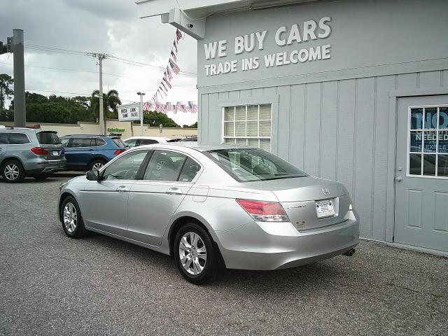 2008 Gold /Beige Honda Accord LX-P Sedan AT (1HGCP26448A) with an 2.4L L4 DOHC 16V engine, 5-Speed Automatic Overdrive transmission, located at 4000 Bee Ridge Road, Sarasota, FL, 34233, (941) 926-0300, 27.298664, -82.489151 - 33K ORIGINAL MILES! YOU WILL BE HARD PRESSED TO FIND A CLEANER, LOWER MILEAGE ACCORD IN THIS YEAR! - Photo#4