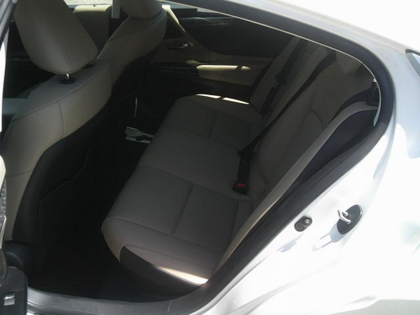 2021 WHITE /Beige Lexus ES 300h Base (58ADA1C19MU) with an 2.5L L4 DOHC 16V HYBRID engine, CVT transmission, located at 4000 Bee Ridge Road, Sarasota, FL, 34233, (941) 926-0300, 27.298664, -82.489151- Photo#11