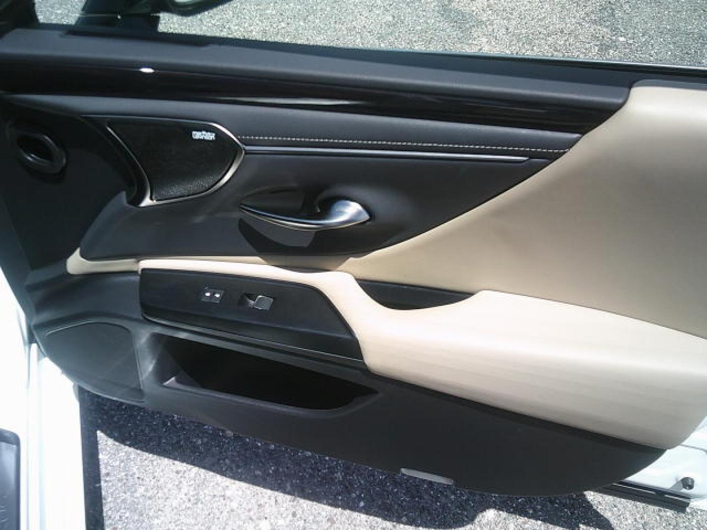 2021 WHITE /Beige Lexus ES 300h Base (58ADA1C19MU) with an 2.5L L4 DOHC 16V HYBRID engine, CVT transmission, located at 4000 Bee Ridge Road, Sarasota, FL, 34233, (941) 926-0300, 27.298664, -82.489151- Photo#14