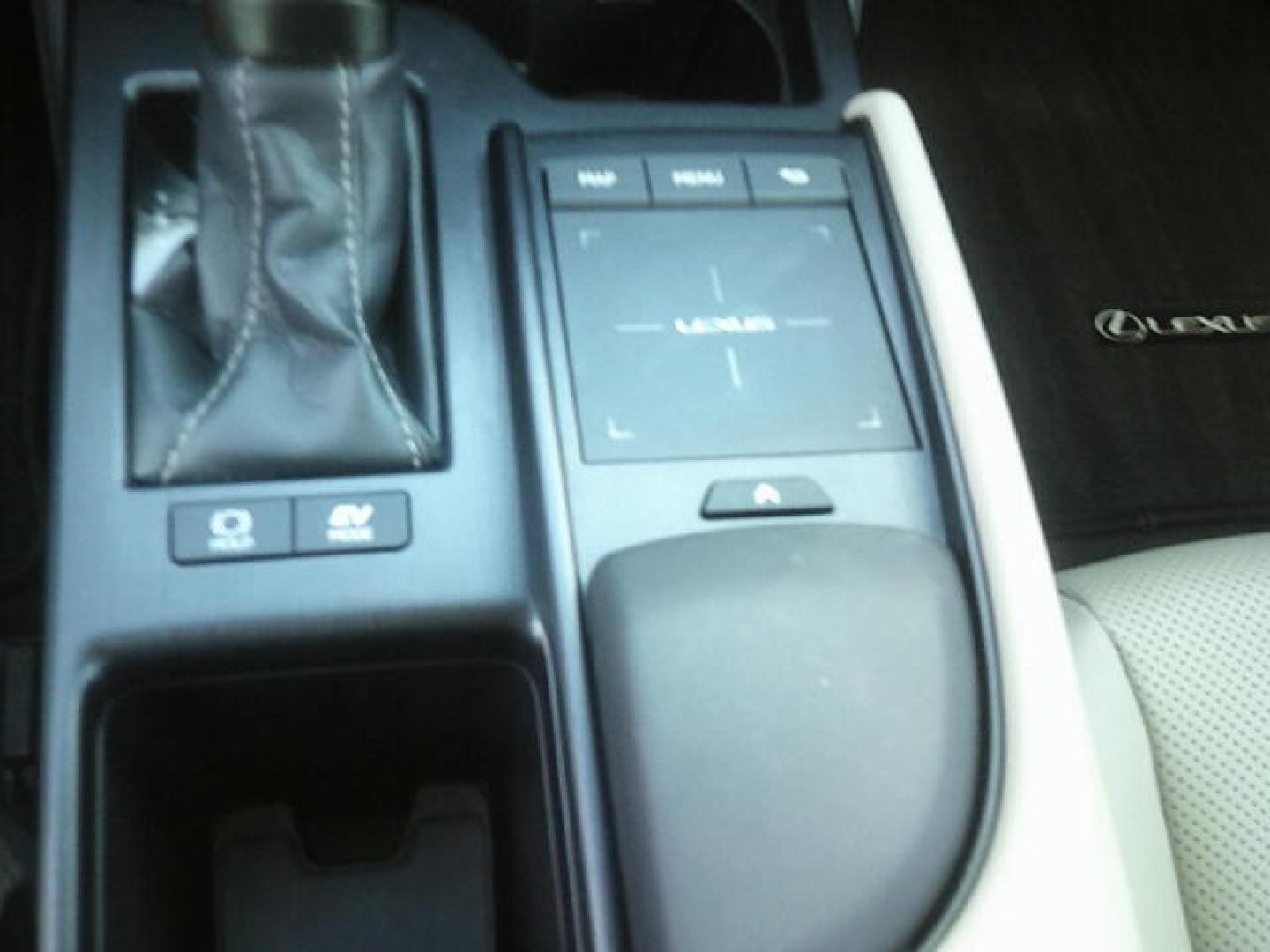2021 WHITE /Beige Lexus ES 300h Base (58ADA1C19MU) with an 2.5L L4 DOHC 16V HYBRID engine, CVT transmission, located at 4000 Bee Ridge Road, Sarasota, FL, 34233, (941) 926-0300, 27.298664, -82.489151- Photo#24
