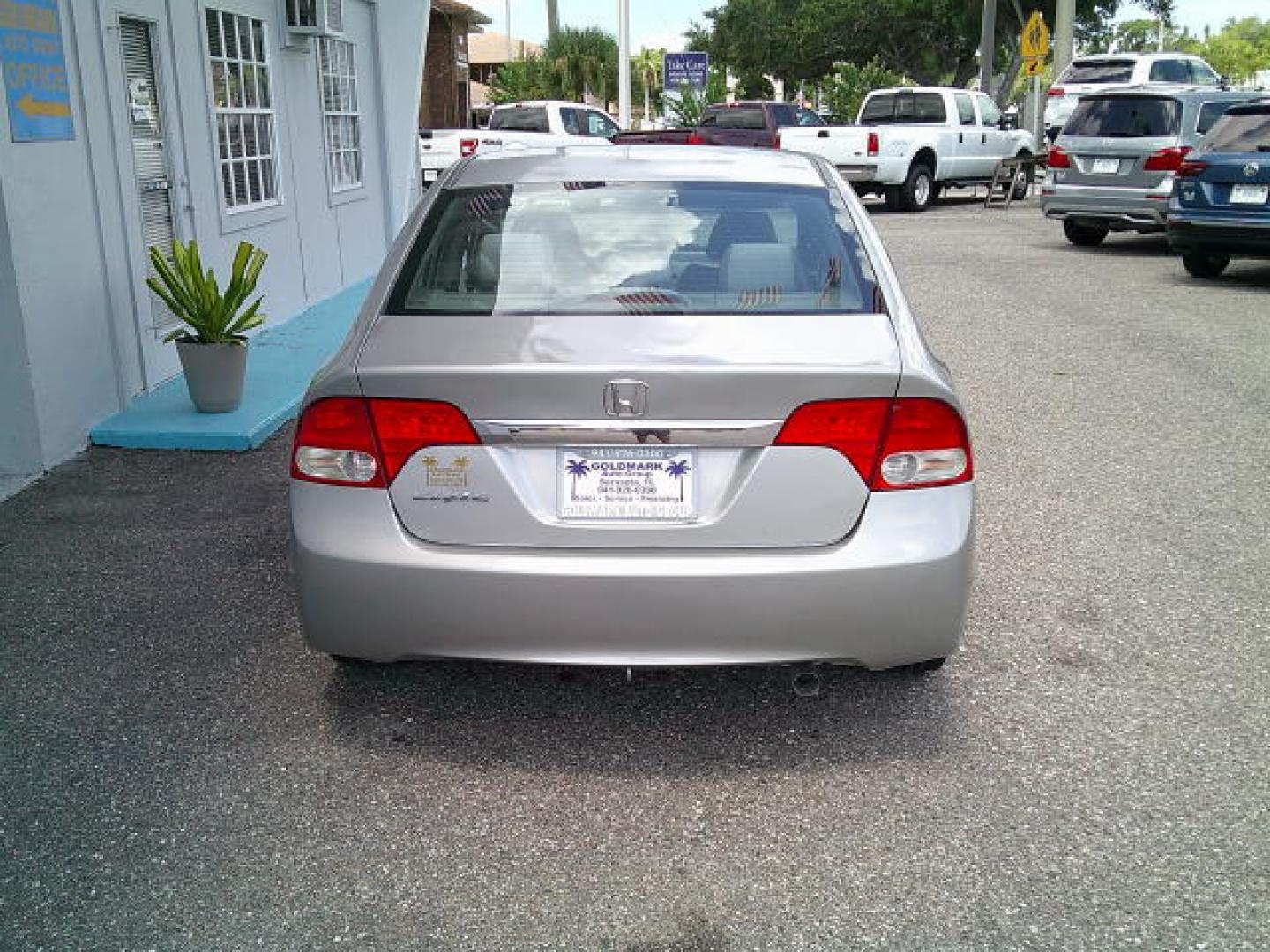 2010 Silver /Gray Honda Civic EX Sedan 5-Speed AT (2HGFA1F83AH) with an 1.8L L4 SOHC 16V engine, 5-Speed Automatic transmission, located at 4000 Bee Ridge Road, Sarasota, FL, 34233, (941) 926-0300, 27.298664, -82.489151- Photo#7