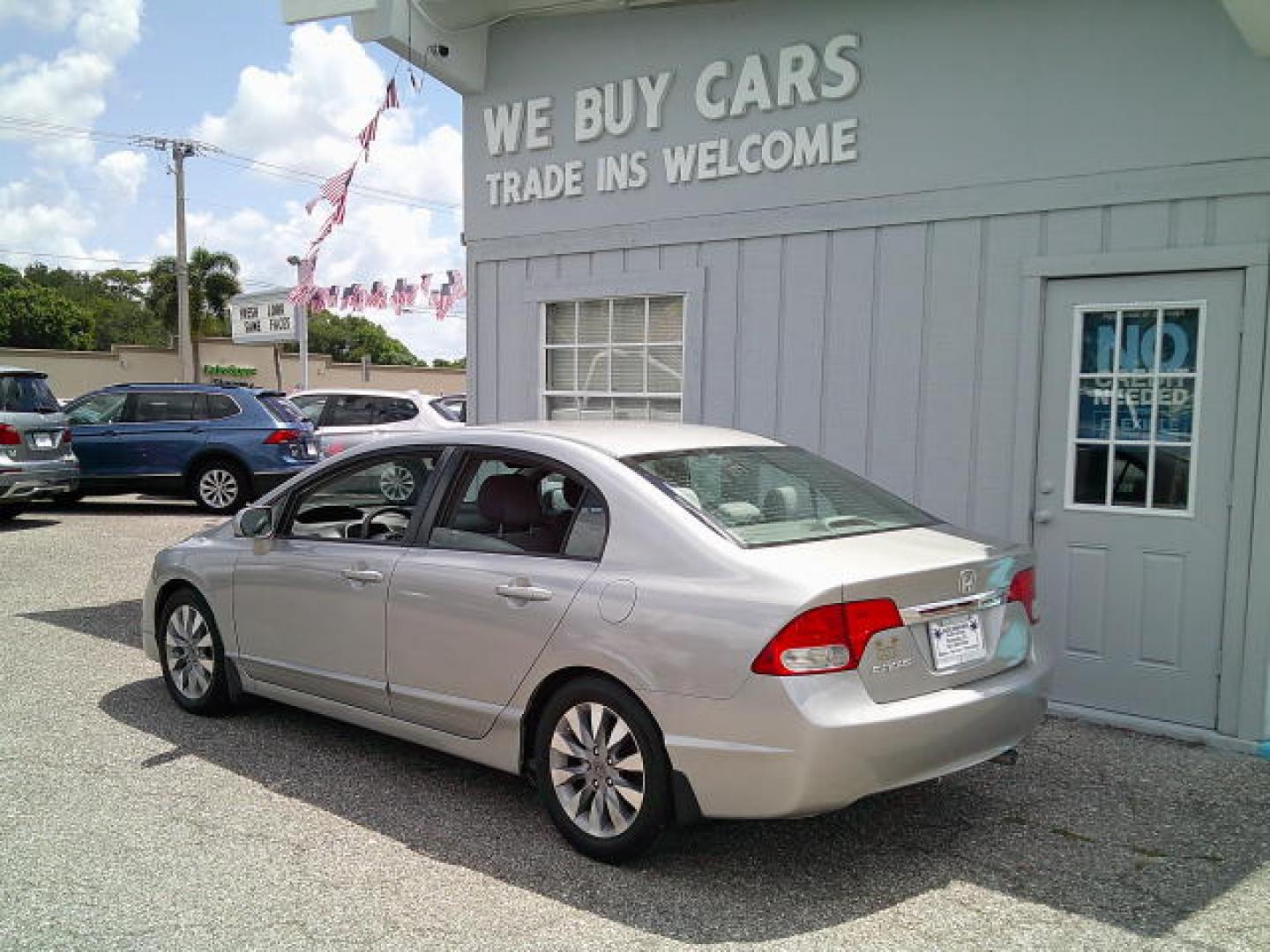 2010 Silver /Gray Honda Civic EX Sedan 5-Speed AT (2HGFA1F83AH) with an 1.8L L4 SOHC 16V engine, 5-Speed Automatic transmission, located at 4000 Bee Ridge Road, Sarasota, FL, 34233, (941) 926-0300, 27.298664, -82.489151- Photo#4