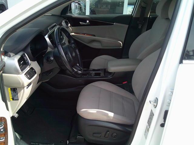 2018 WHITE /Beige Kia Sorento LX 2WD (5XYPG4A37JG) with an 2.4L L4 DOHC 16V engine, 6A transmission, located at 4000 Bee Ridge Road, Sarasota, FL, 34233, (941) 926-0300, 27.298664, -82.489151- Photo#12