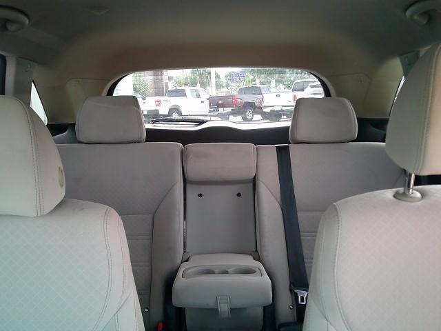 2018 WHITE /Beige Kia Sorento LX 2WD (5XYPG4A37JG) with an 2.4L L4 DOHC 16V engine, 6A transmission, located at 4000 Bee Ridge Road, Sarasota, FL, 34233, (941) 926-0300, 27.298664, -82.489151- Photo#13