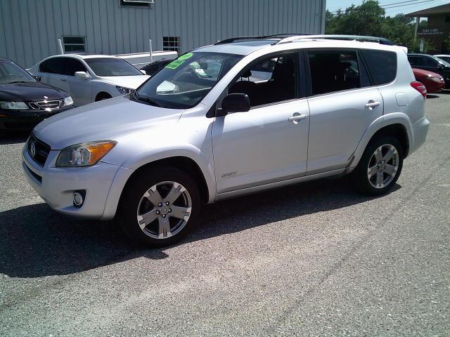 2009 Silver /Black Toyota RAV4 Sport I4 2WD (JTMZF32V09D) with an 2.4L L4 DOHC 16V engine, 4A transmission, located at 4000 Bee Ridge Road, Sarasota, FL, 34233, (941) 926-0300, 27.298664, -82.489151- Photo#0