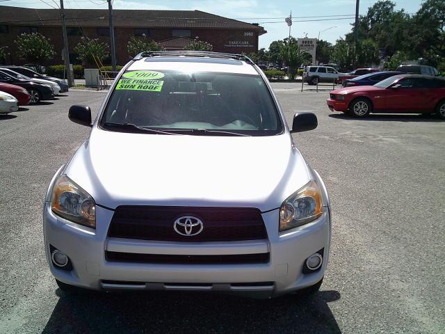 2009 Silver /Black Toyota RAV4 Sport I4 2WD (JTMZF32V09D) with an 2.4L L4 DOHC 16V engine, 4A transmission, located at 4000 Bee Ridge Road, Sarasota, FL, 34233, (941) 926-0300, 27.298664, -82.489151- Photo#1