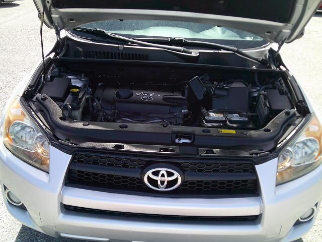 2009 Silver /Black Toyota RAV4 Sport I4 2WD (JTMZF32V09D) with an 2.4L L4 DOHC 16V engine, 4A transmission, located at 4000 Bee Ridge Road, Sarasota, FL, 34233, (941) 926-0300, 27.298664, -82.489151- Photo#9