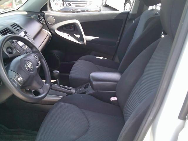 2009 Silver /Black Toyota RAV4 Sport I4 2WD (JTMZF32V09D) with an 2.4L L4 DOHC 16V engine, 4A transmission, located at 4000 Bee Ridge Road, Sarasota, FL, 34233, (941) 926-0300, 27.298664, -82.489151- Photo#16