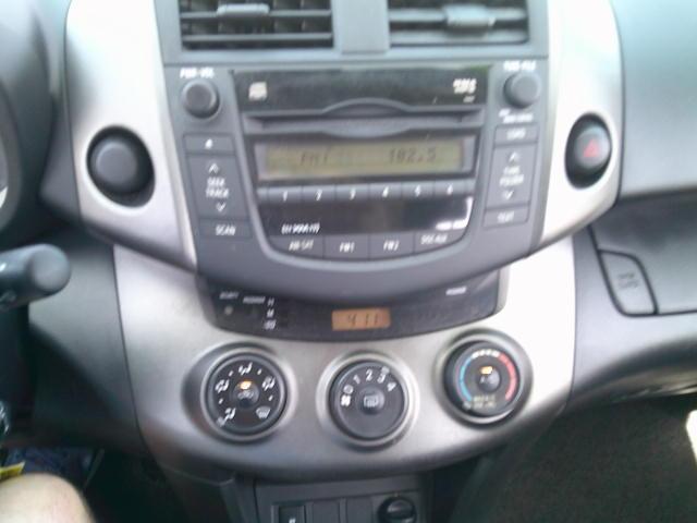2009 Silver /Black Toyota RAV4 Sport I4 2WD (JTMZF32V09D) with an 2.4L L4 DOHC 16V engine, 4A transmission, located at 4000 Bee Ridge Road, Sarasota, FL, 34233, (941) 926-0300, 27.298664, -82.489151- Photo#20