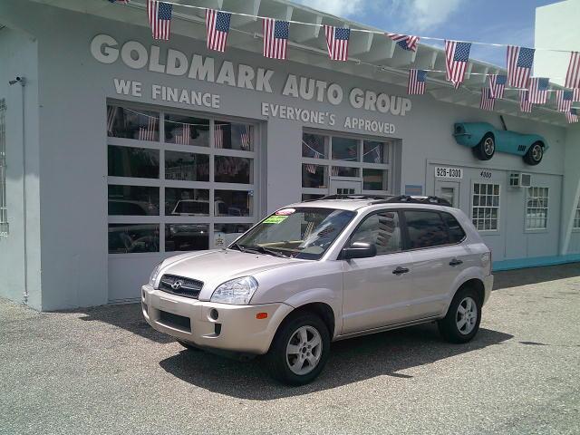 2006 Silver /Beige Hyundai Tucson GL 2.0 2WD (KM8JM12B66U) with an 2.0L L4 DOHC 16V engine, Automatic transmission, located at 4000 Bee Ridge Road, Sarasota, FL, 34233, (941) 926-0300, 27.298664, -82.489151- Photo#5