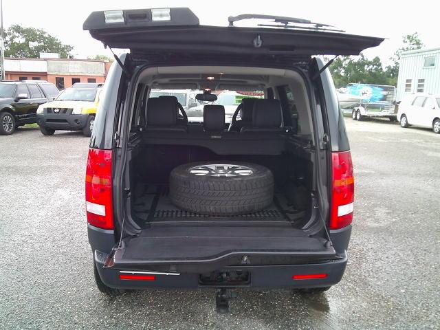 2005 Black /Black Land Rover LR3 SE (SALAD25415A) with an 4.4L V8 DOHC 32V engine, 6A OD transmission, located at 4000 Bee Ridge Road, Sarasota, FL, 34233, (941) 926-0300, 27.298664, -82.489151- Photo#11