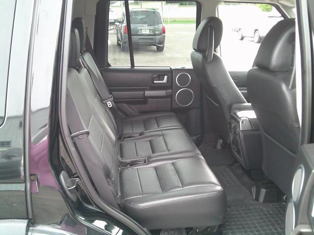 2005 Black /Black Land Rover LR3 SE (SALAD25415A) with an 4.4L V8 DOHC 32V engine, 6A OD transmission, located at 4000 Bee Ridge Road, Sarasota, FL, 34233, (941) 926-0300, 27.298664, -82.489151- Photo#12