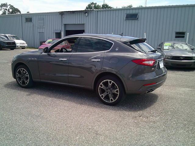 2020 Gray /Brown Maserati Levante Base (ZN661XUA5LX) with an 3.0L V6 DOHC 24V engine, 8A transmission, located at 4000 Bee Ridge Road, Sarasota, FL, 34233, (941) 926-0300, 27.298664, -82.489151- Photo#4