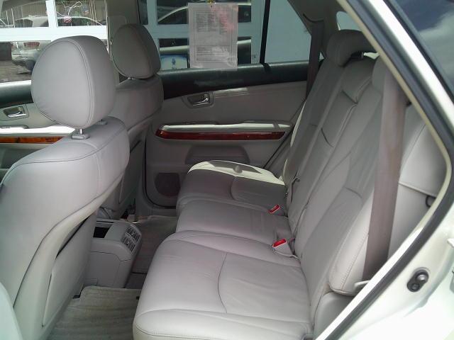 2008 Silver /Gray Lexus RX 350 FWD (2T2GK31U38C) with an 3.5L V6 DOHC 24V engine, 5A OD transmission, located at 4000 Bee Ridge Road, Sarasota, FL, 34233, (941) 926-0300, 27.298664, -82.489151- Photo#8