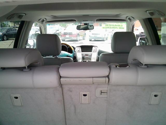 2008 Silver /Gray Lexus RX 350 FWD (2T2GK31U38C) with an 3.5L V6 DOHC 24V engine, 5A OD transmission, located at 4000 Bee Ridge Road, Sarasota, FL, 34233, (941) 926-0300, 27.298664, -82.489151- Photo#10