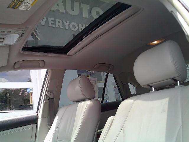 2008 Silver /Gray Lexus RX 350 FWD (2T2GK31U38C) with an 3.5L V6 DOHC 24V engine, 5A OD transmission, located at 4000 Bee Ridge Road, Sarasota, FL, 34233, (941) 926-0300, 27.298664, -82.489151- Photo#11